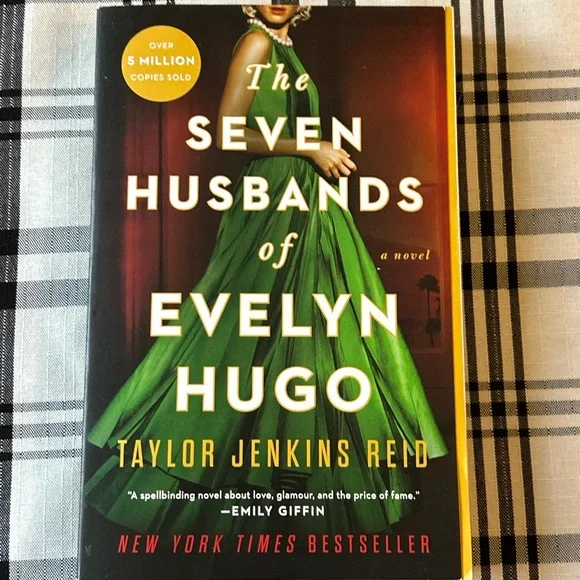 Taylor Jenkins Reid Book Bundle - Picture 5 of 6